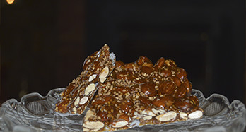 Turrón se sezamem 300 g